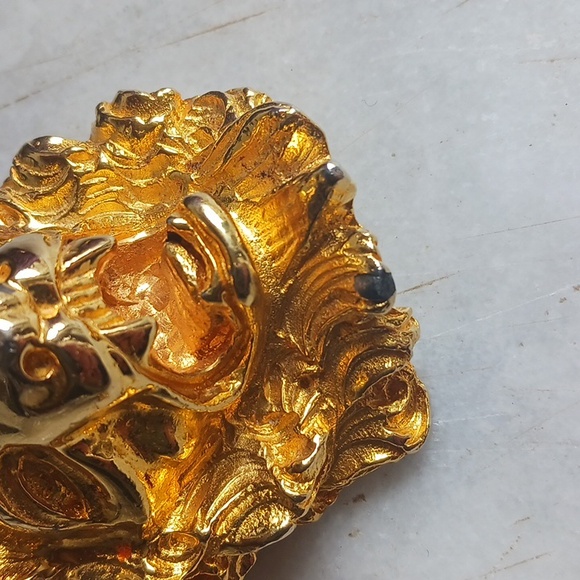 18 Kt Gold Plated Judith Leiber Lion Necklace Pin - Picture 12 of 12